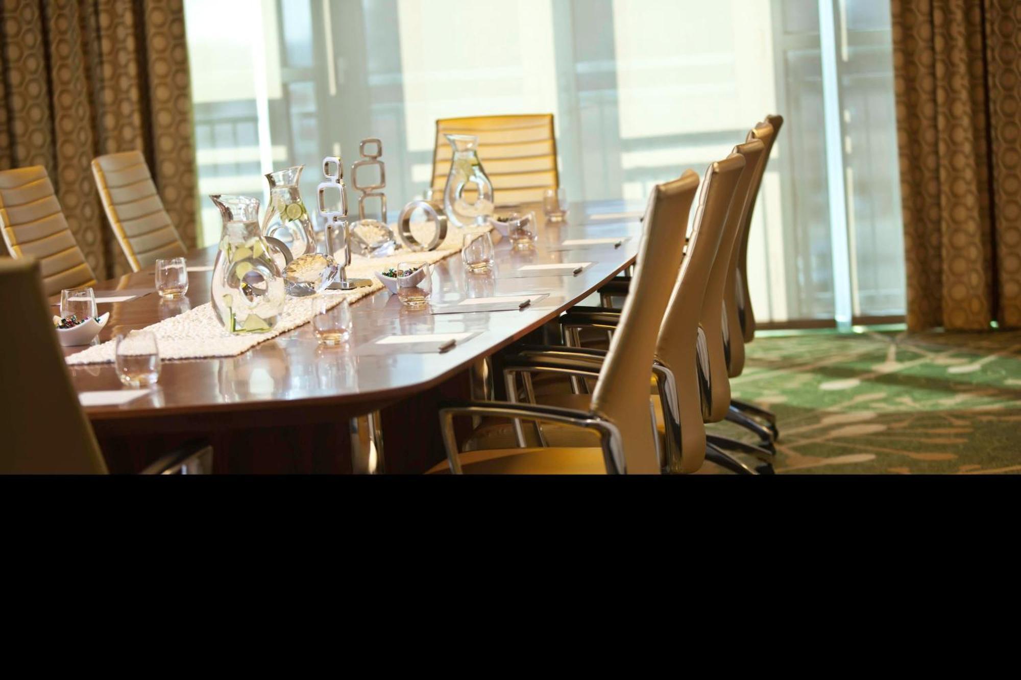Renaissance Arlington Capital View Hotel Ngoại thất bức ảnh