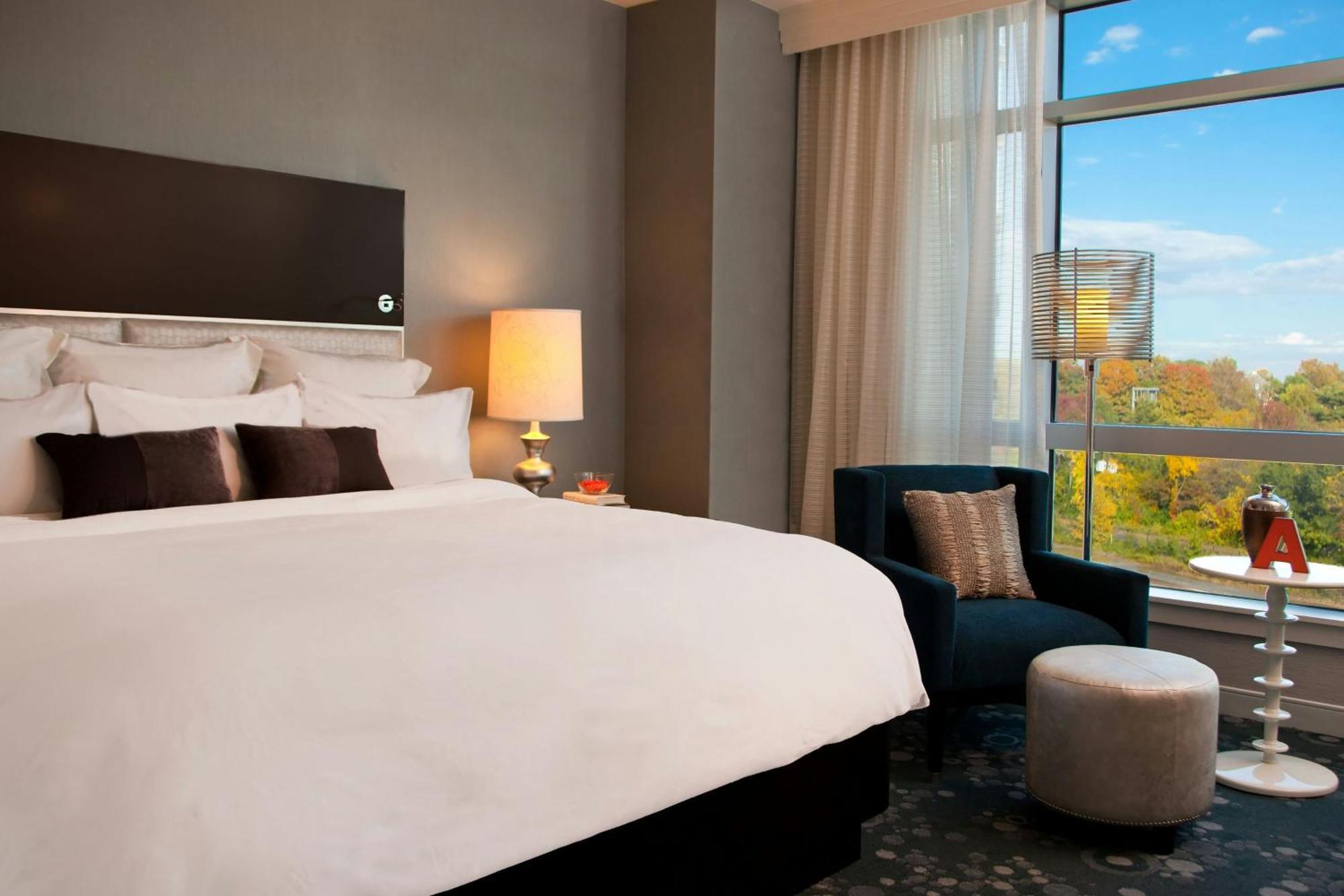 Renaissance Arlington Capital View Hotel Phòng bức ảnh