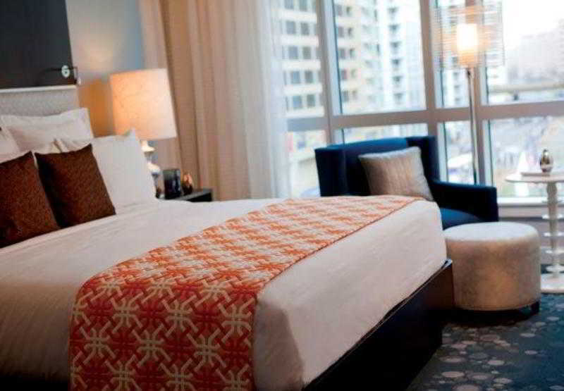 Renaissance Arlington Capital View Hotel Phòng bức ảnh
